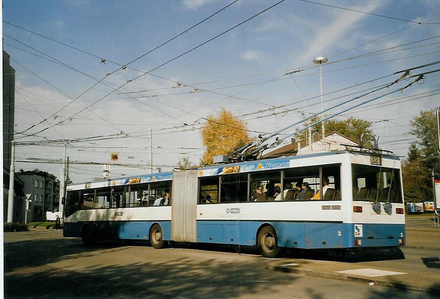 (072'232) - VBZ Z�rich - Nr. 3 - Mercedes Gelenktrolleybus am 23. Oktober 2004 in Z�rich, Bucheggplatz