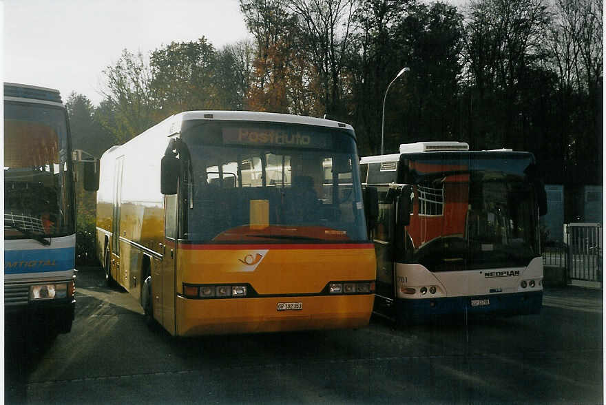 (072'606) - PostAuto Graubnden - GR 102'353 - Neoplan (ex P 25'134) am 8. November 2004 in Langenthal, Calag