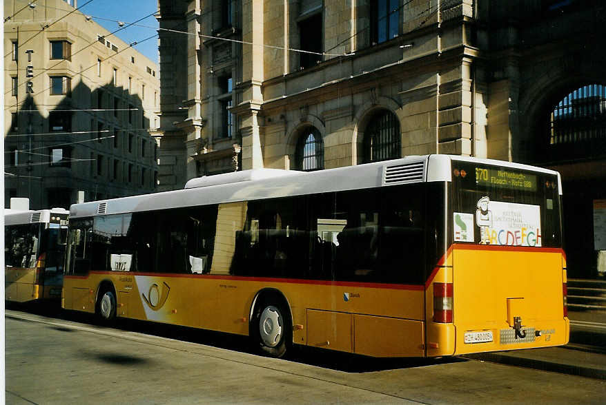 (073'922) - Moser, Flaach - Nr. 9/ZH 480'005 - MAN am 8. Januar 2005 beim Hauptbahnhof Winterthur