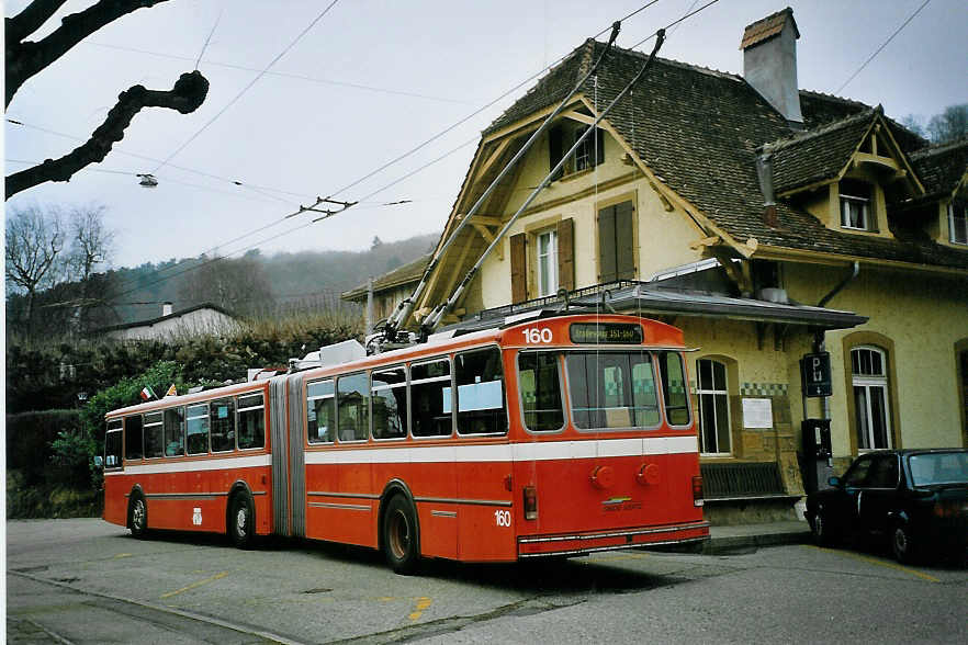 (074'106) - TN Neuch�tel - Nr. 160 - FBW/Hess Gelenktrolleybus (ex Nr. 60) am 16. Januar 2005 in Neuch�tel, La Coudre
