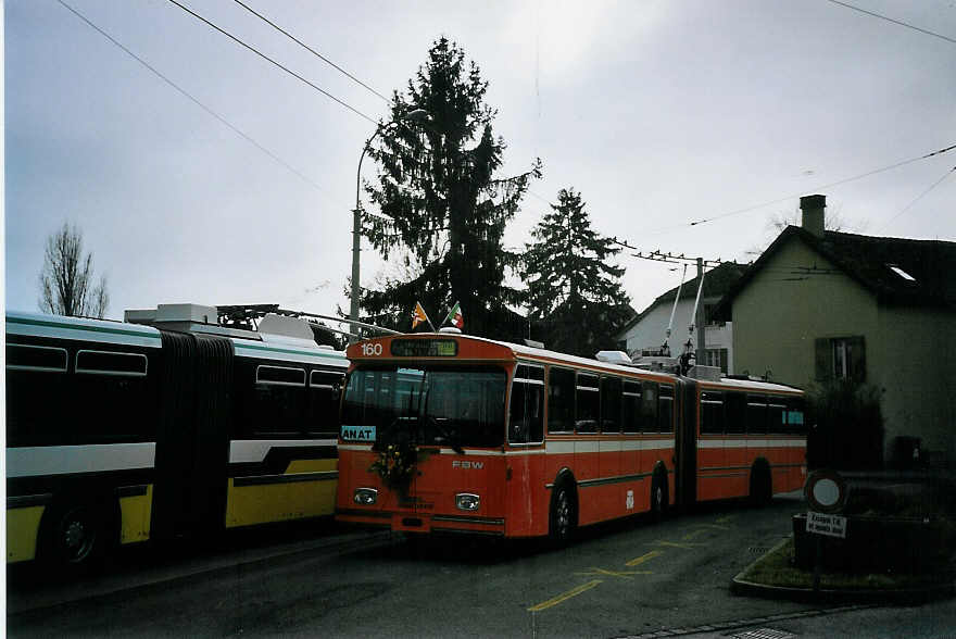 (074'126) - TN Neuch�tel - Nr. 160 - FBW/Hess Gelenktrolleybus (ex Nr. 60) am 16. Januar 2005 in Cormondr�che, Trolleybus-Endstation