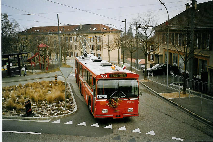 (074'201) - TN Neuchtel - Nr. 160 - FBW/Hess Gelenktrolleybus (ex Nr. 60) am 16. Januar 2005 in Neuchtel, Temple de Valangines