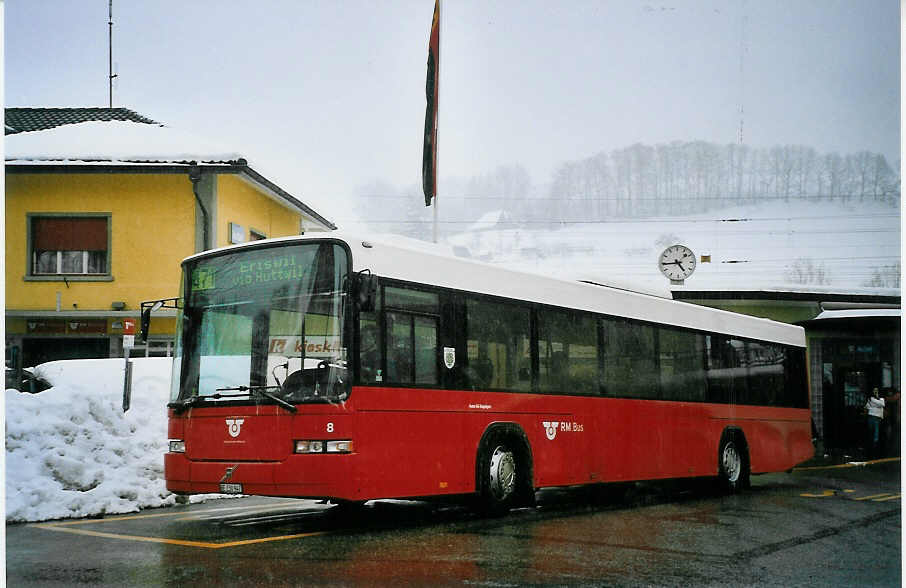 (074'802) - AAGK Koppigen - Nr. 8/BE 230'947 - Volvo/Hess am 21. Februar 2005 beim Bahnhof Huttwil
