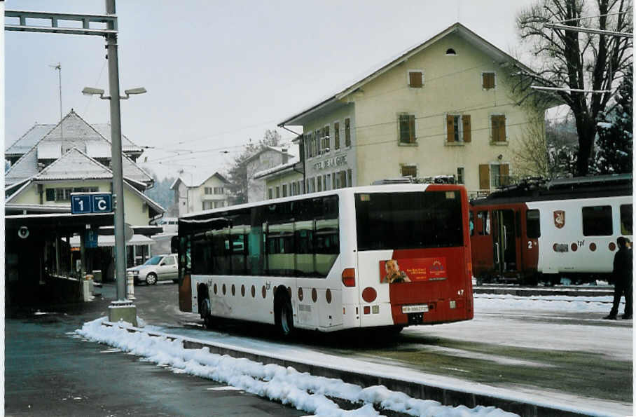 (074'827) - TPF Fribourg - Nr. 47/FR 300'271 - Mercedes am 24. Februar 2005 beim Bahnhof Pal�zieux
