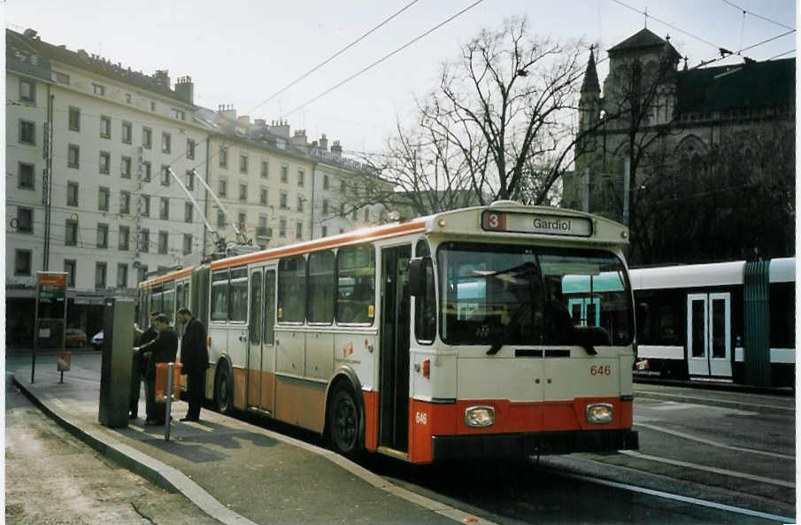 (074'829) - TPG Gen�ve - Nr. 646 - FBW/Hess Gelenktrolleybus am 24. Februar 2005 beim Bahnhof Gen�ve