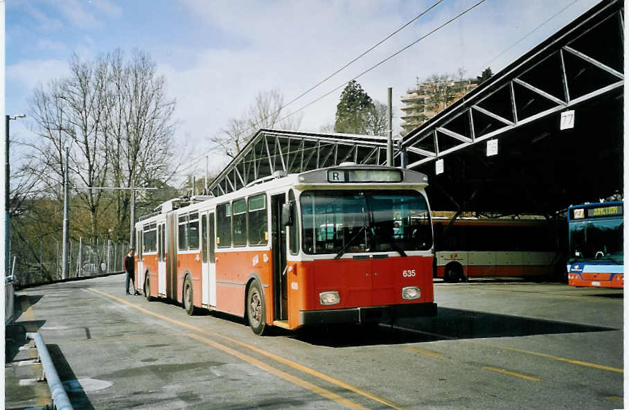 (075'018) - TPG Gen�ve - Nr. 635 - FBW/Hess am 24. Februar 2005 in Gen�ve, D�p�t