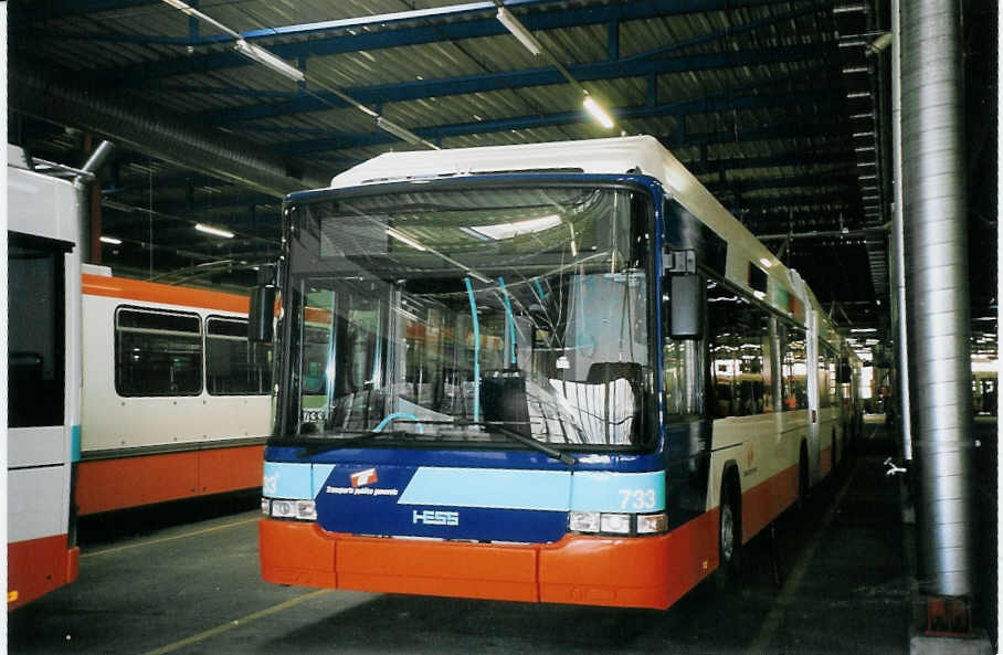 (075'025) - TPG Genve - Nr. 733 - Hess/Hess Gelenktrolleybus am 24. Februar 2005 in Genve, Dpt