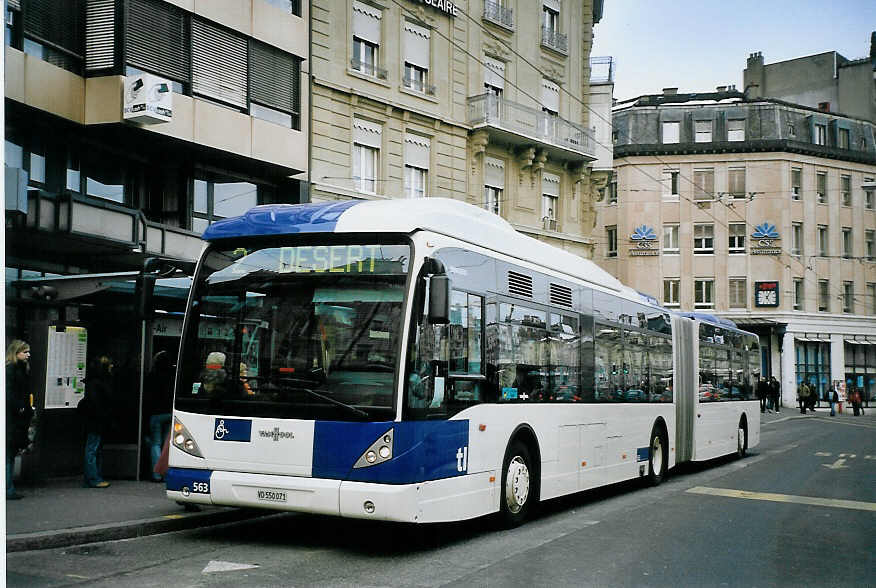 (075'128) - TL Lausanne - Nr. 563/VD 550'071 - Van Hool am 24. Februar 2005 in Lausanne, Bel-Air