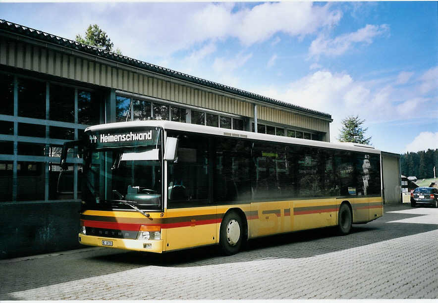 (075'730) - STI Thun - Nr. 9/BE 36'720 - Setra (ex AvH Heimenschwand Nr. 9) am 25. M�rz 2005 in Heimenschwand, Garage