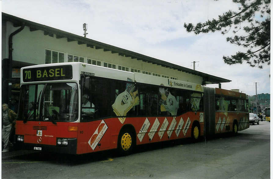 (077'323) - AAGL Liestal - Nr. 90/BL 7603 - Mercedes am 5. Juni 2005 beim Bahnhof Liestal