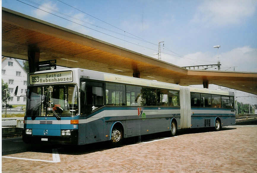 (077'612) - VZO Grningen - Nr. 51/ZH 222'251 - Mercedes am 18. Juni 2005 beim Bahnhof Wetzikon