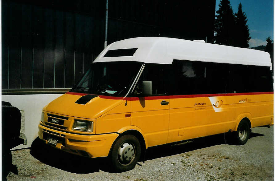 (080'227) - K�bli, Gstaad - BE 26'632 - Iveco am 3. September 2005 in Gstaad, Garage