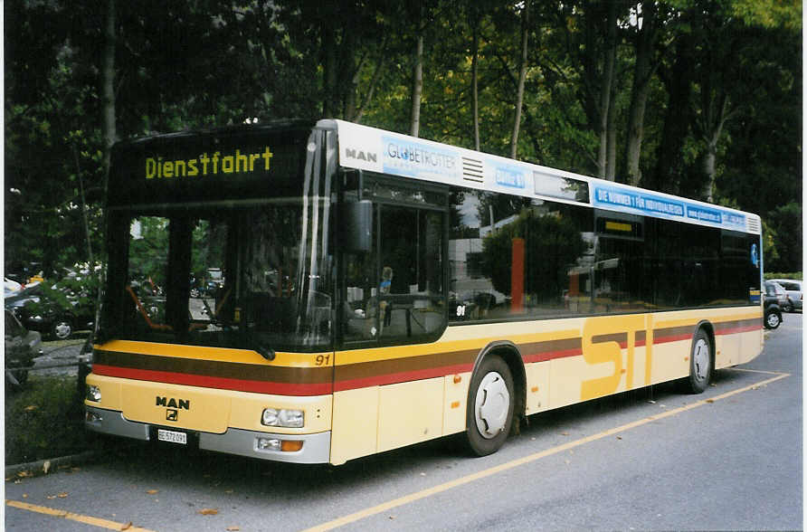 (080'613) - STI Thun - Nr. 91/BE 572'091 - MAN am 29. September 2005 bei der Schifflndte Thun