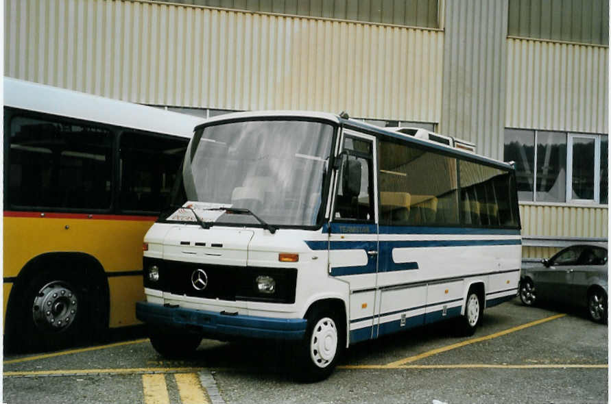 (081'508) - Koch, Riehen - Mercedes/Auw�rter am 12. November 2005 in Biel, Rattinbus