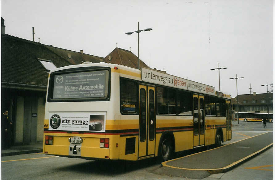 (081'819) - STI Thun - Nr. 60/BE 452'460 - Mercedes/R&J am 12. Dezember 2005 beim Bahnhof Thun