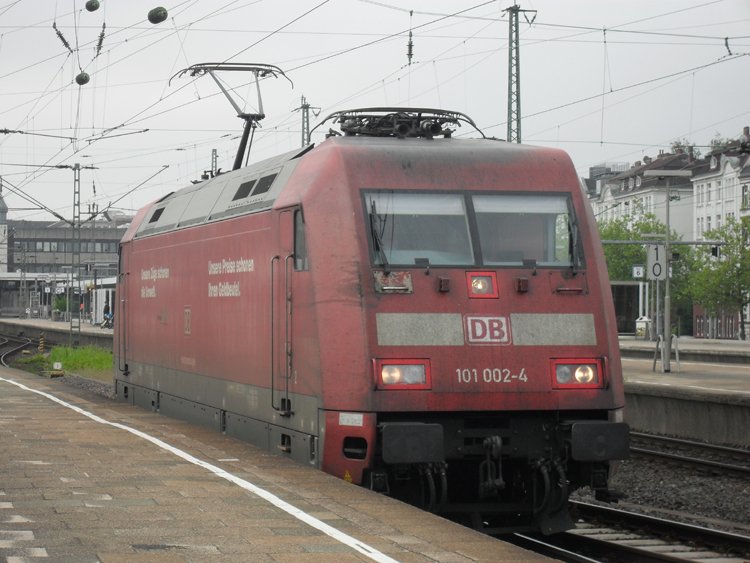 101 002-4 beim Rangieren am 05.06.10 im Bahnhof Hamburg-Altona