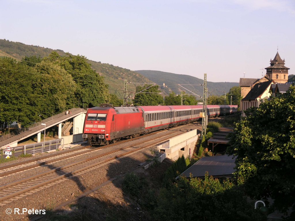 101 013-1 durchfhrt Oberwesel mit dem EC 114 Klagenfurt – Dortmund. 24.07.08
