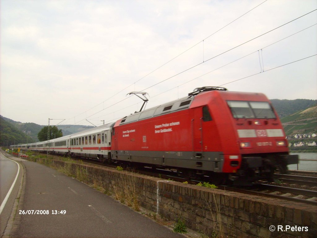 101 037-2 zieht bei Rheindiebach ein IC gen Sden. 26.07.08