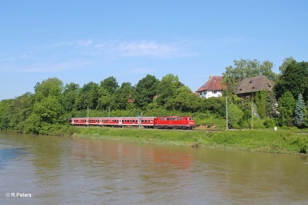 111 052-7 als RE 4062 Mnchen - Landshut - Passau bei Volkmannsdorf. 08.06.13