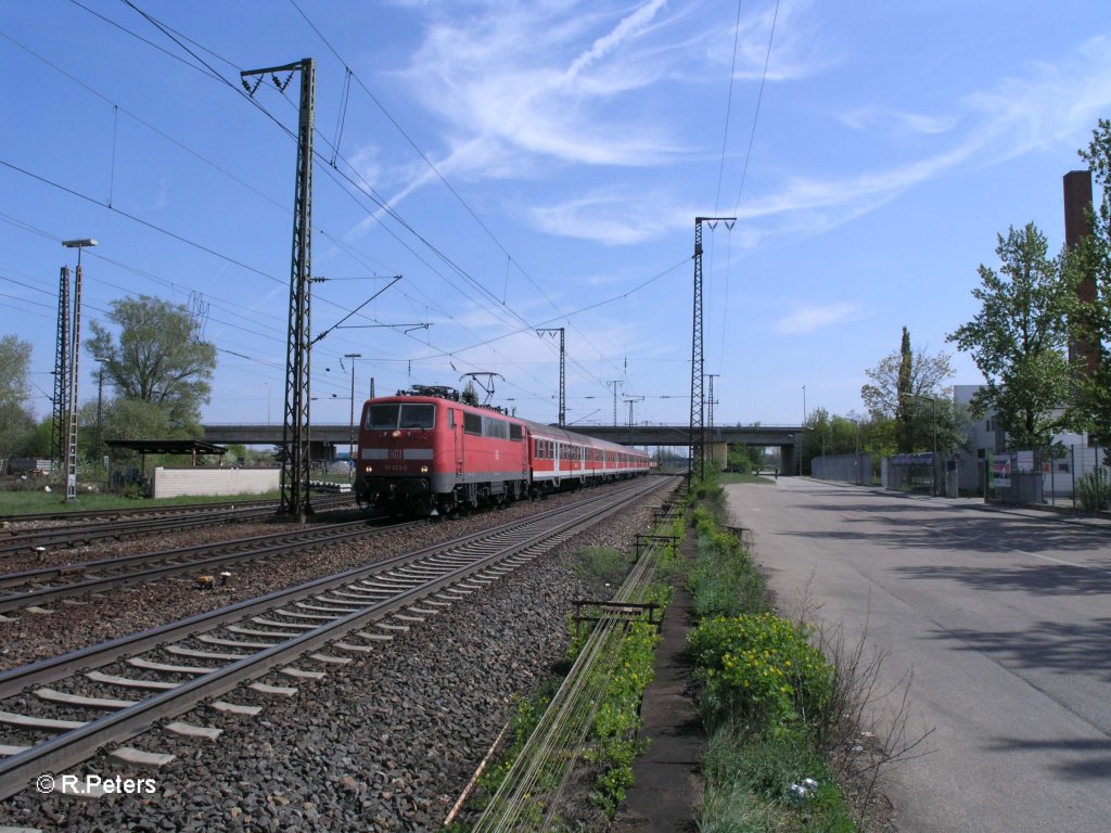 111 073-3 zieht mit der RB32120 nach Neumarkt(Oberpfalz) an Regensburg Ost vorbei. 29.04.10