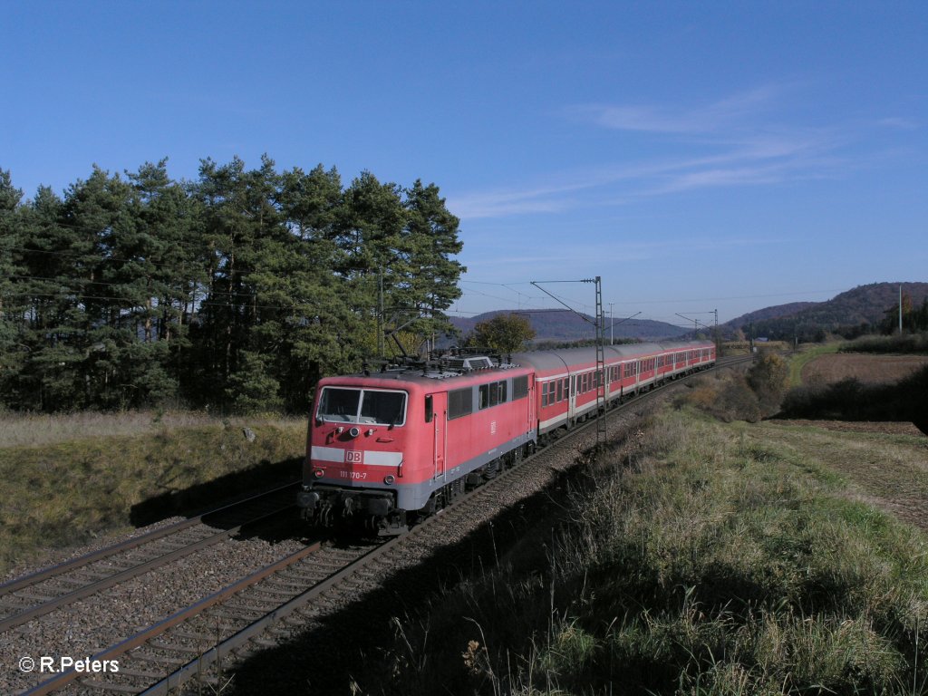 111 170-7 schiebt RB32113 Neumarkt (Oberpfalz) – Plattling bei Darshofen. 29.10.10
