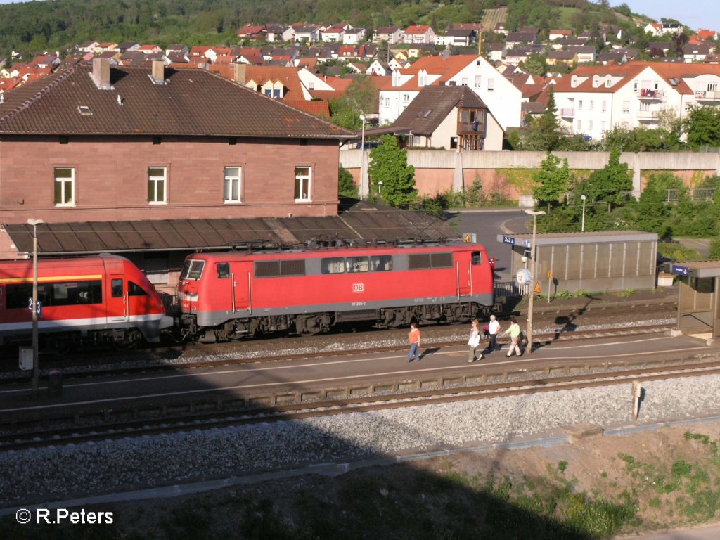 111 200-2 am ende des RE Frankfurt/Main in Retzbach-zellingen. 10.05.08