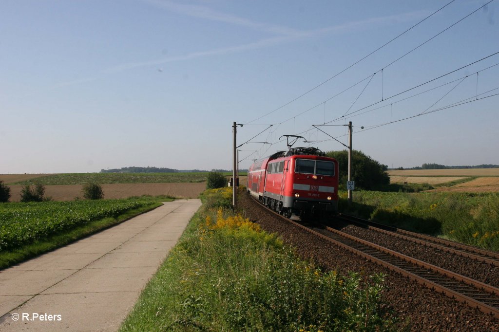 111 219-2 als RE 4252 Mnchen - Nrnberg bei Altegolsheim. 03.08.11