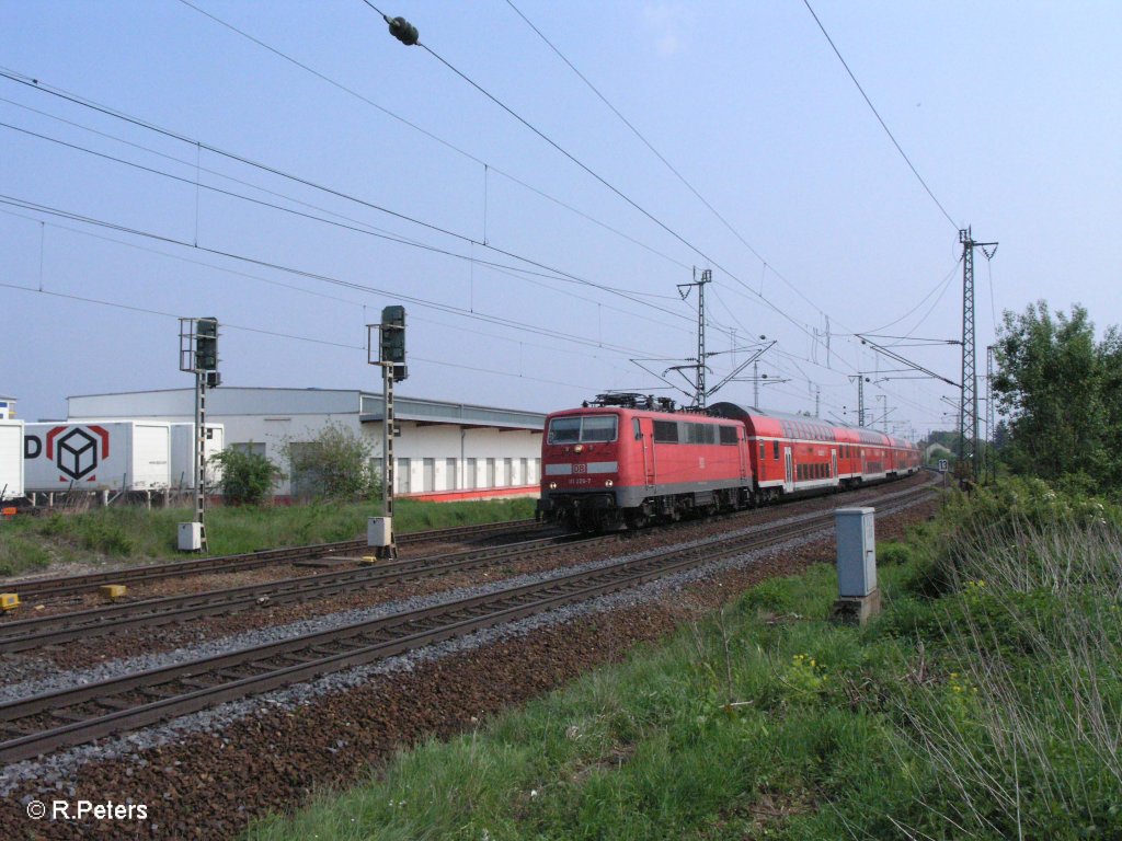 111 226-7 durchfhrt Obertraubling mit den RE4250 Nrnberg HBF . 01.05.09
