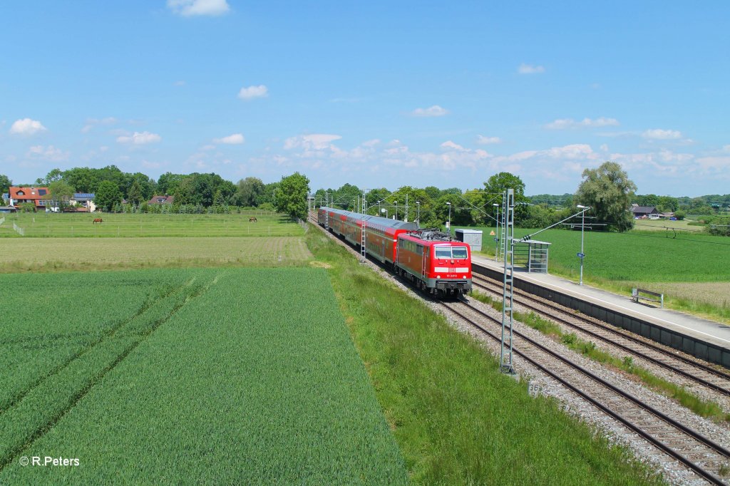 111 227-5 als RE 4259 Nrnberg - Regensburg - Mnchen bei Pulling bei Freising. 08.06.13