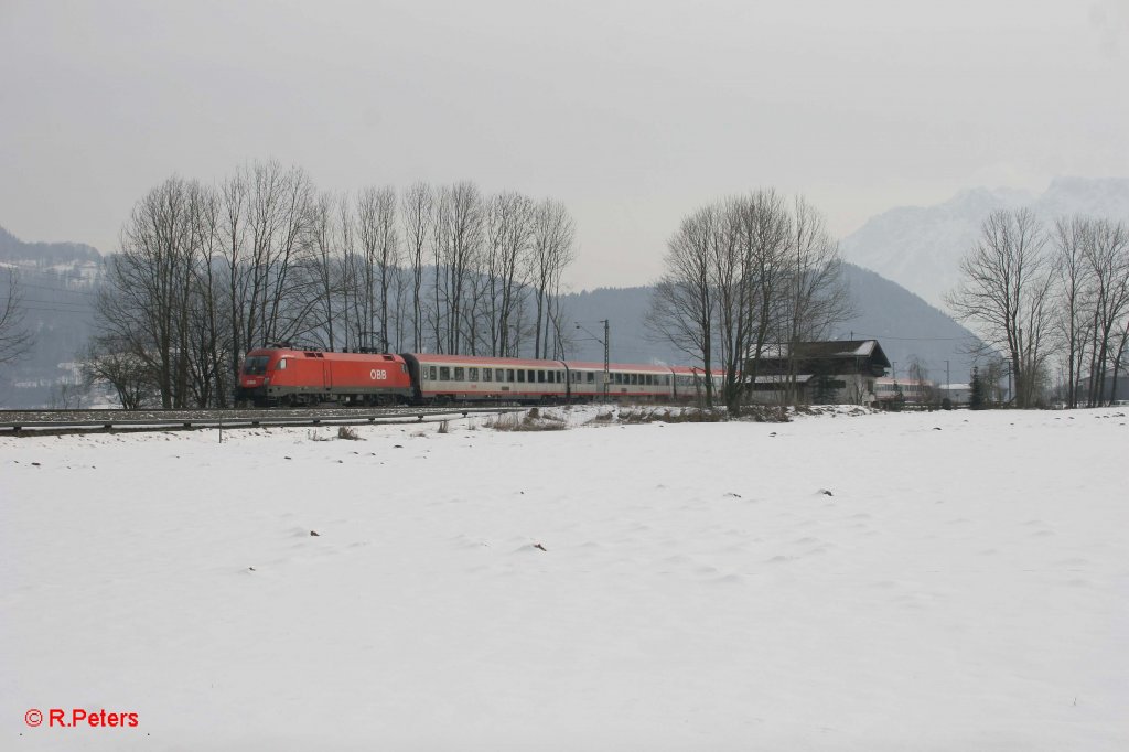 1116 026-4 mit dem OIC 865 Landeck Zams - Wien Westbahnhof bei Niederaudorf. 04.02.11