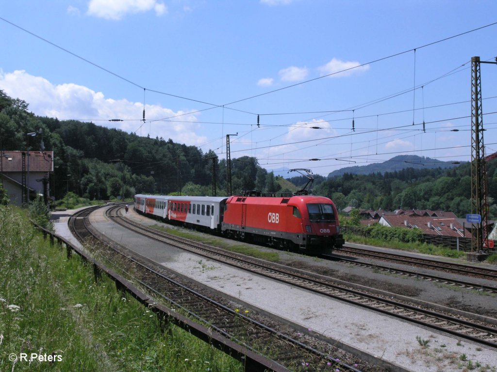 1116 119-7 hat Hellwang-Elixhausen mit der R3064 Salzburg HBF erreicht. 13.06.09
