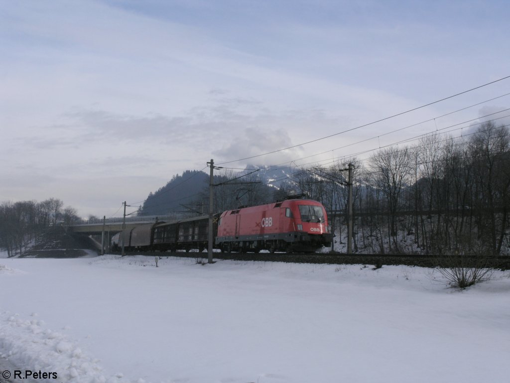 1116 235 verlsst Kufstein in Richtung Wrgl mit einem gemischtem Gterzug. 18.02.10