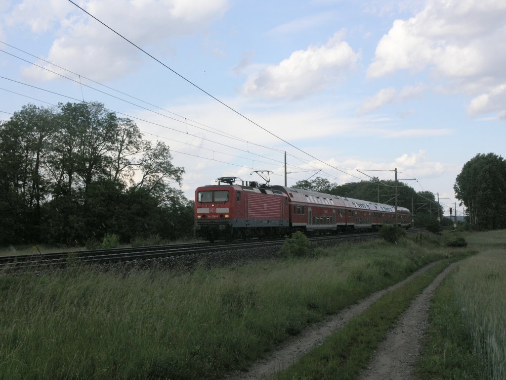 114 006-0 zieht bei Jacobsdorf(Mark) ein ersatz RE. 02.06.09