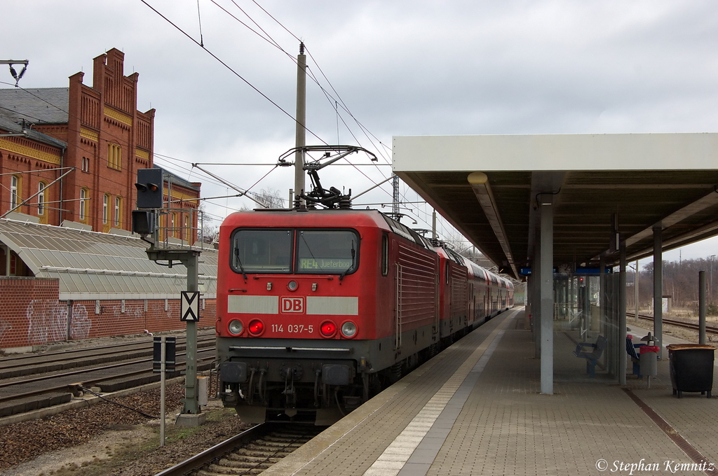 114 037-5 & 112 185-4 (Kalt) mit dem RE4 (RE 37331) von Rathenow nach Jterbog in Rathenow. 12.03.2012