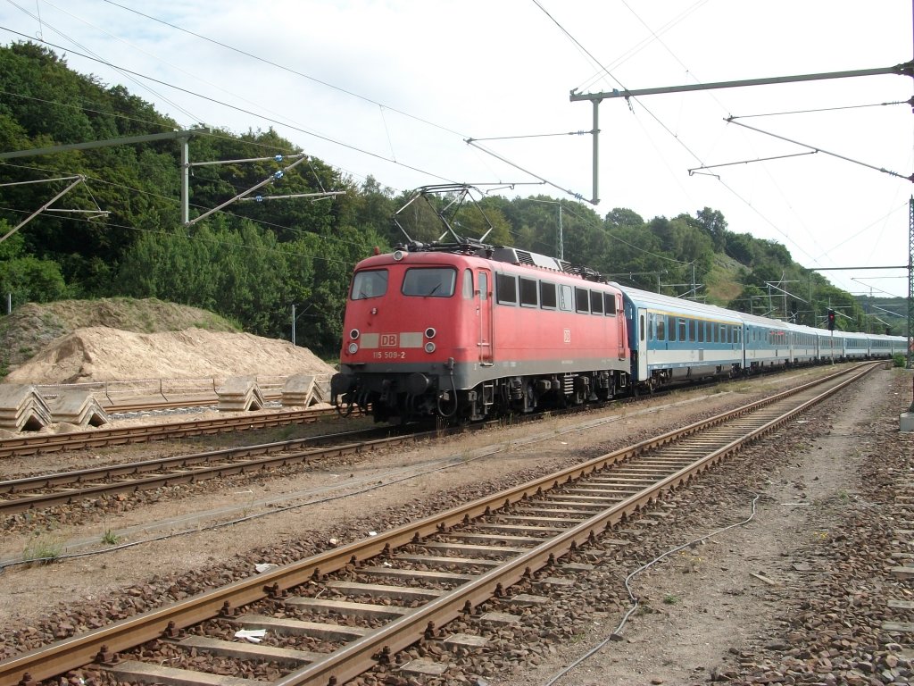 115 509 brachte am 10.August 2010 den EC 379 Binz-Brno bis Stralsund,doch zuvor wurde durch Lietzow gefahren.