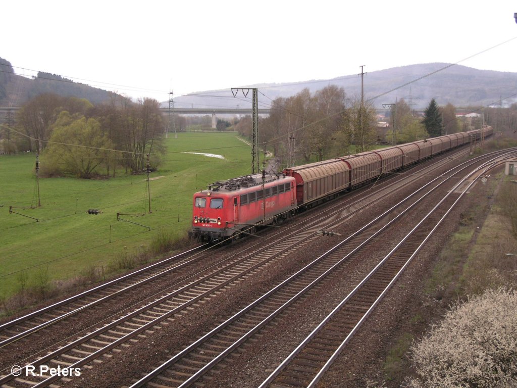 140 490-4 fhrt mit ein gedeckten Gterzug in Gemndne ein. 12.04.08