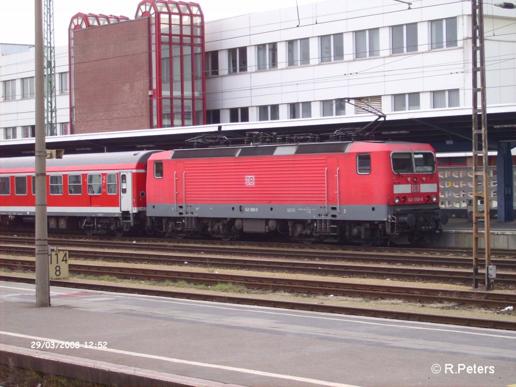 143 080-0 hat Cottbus mit ein RE aus Dresden erreicht. 29.03.08