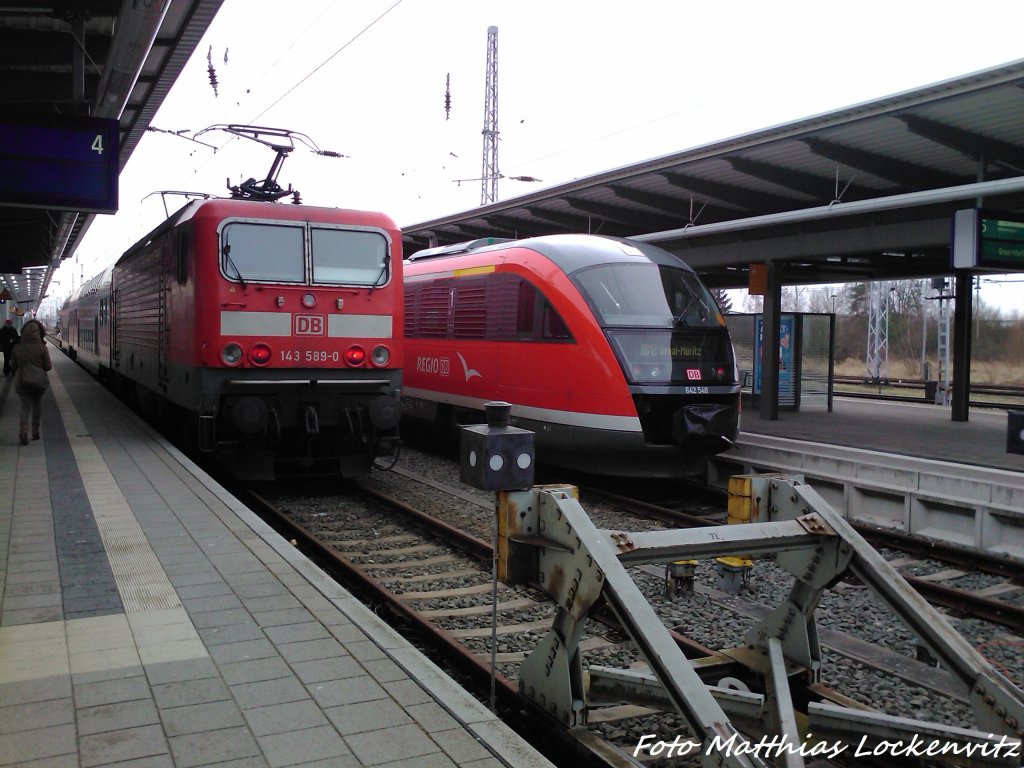 143 589-0 Als S3 mit Ziel G�strow + 642 048/548 als RB12 mit Ziel Graal-M�ritz im Bahnhof Rostock Hbf am 3.2.13