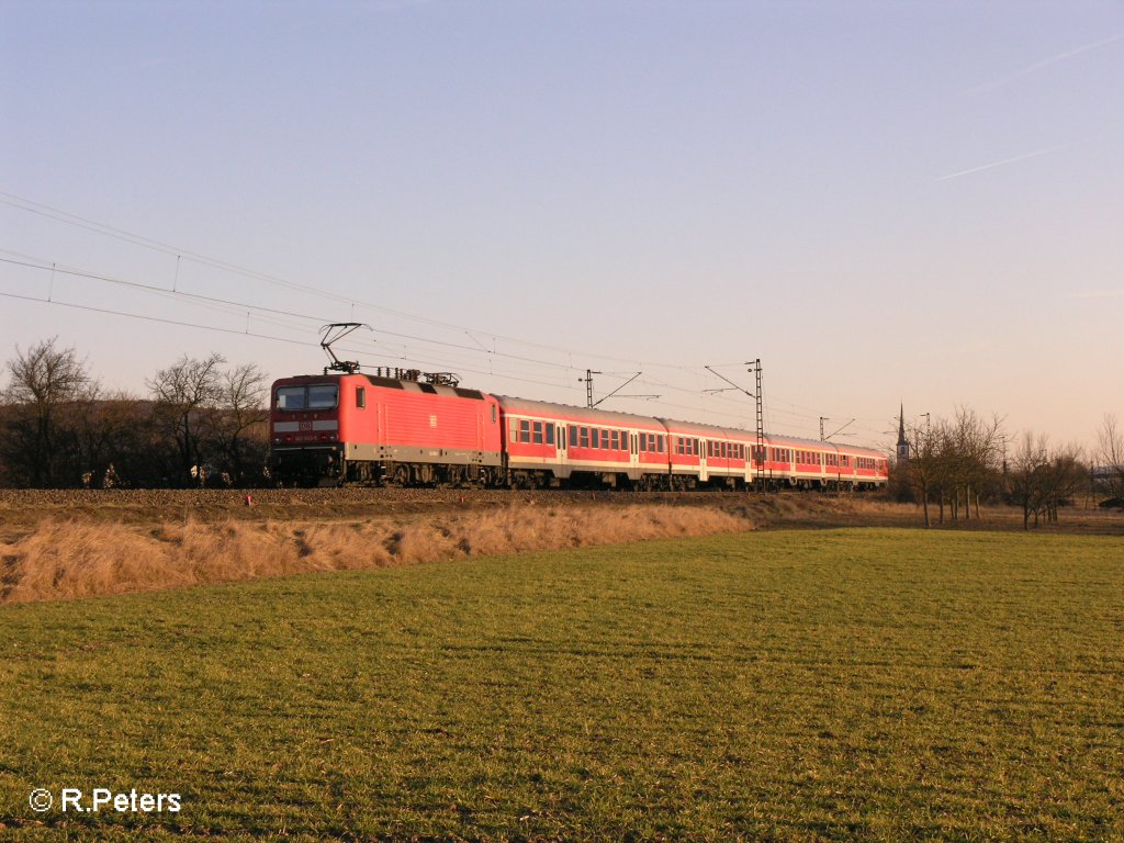 143 902-5 schiebt bei Thngersheim eine RB wrzburg. 16.02.08