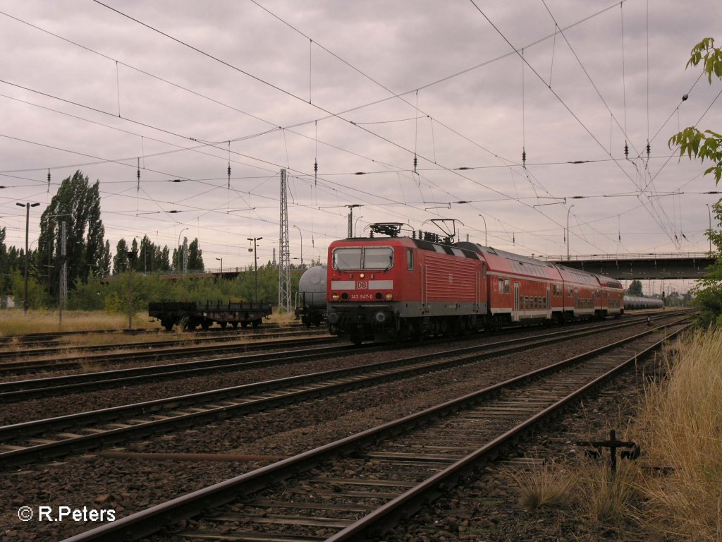 143 947-0 verlsst Eisenhttenstadt mit ein RE nach Cottbus. 12.07.08