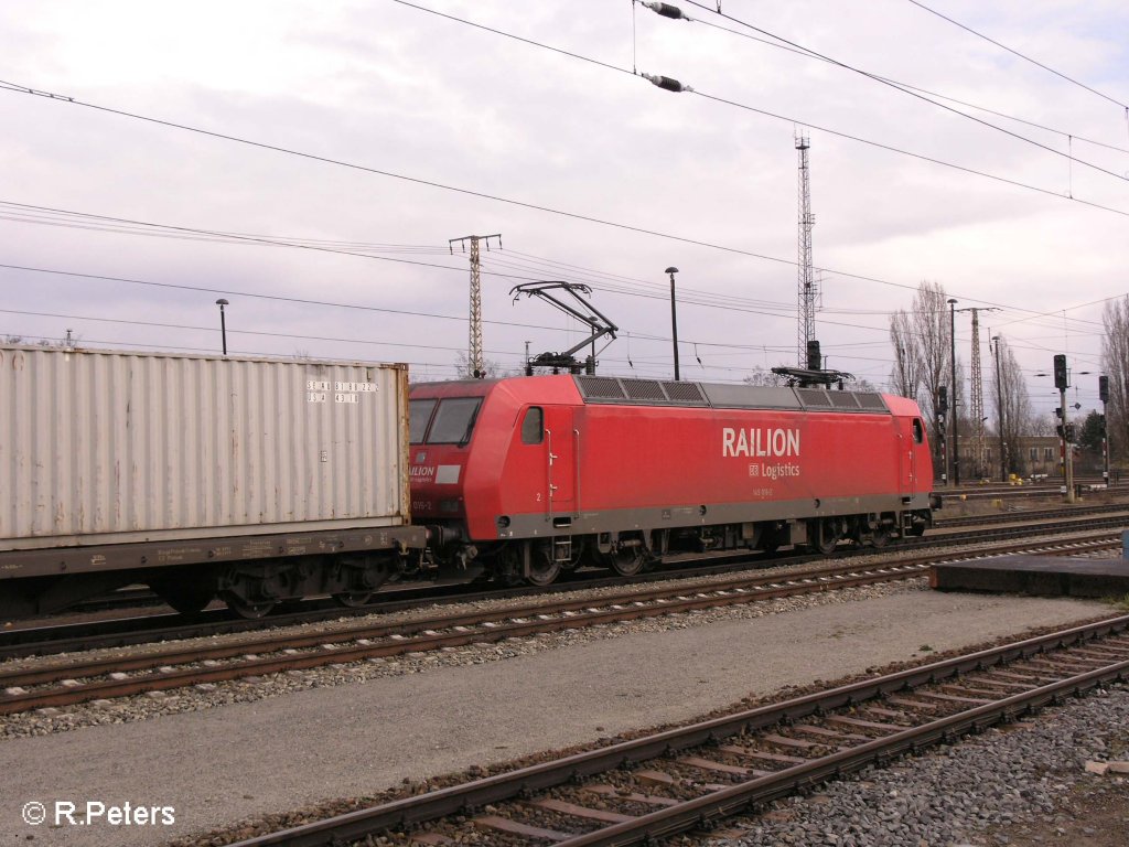 145 016-2 wartet mit ein Containerzug in Frankfurt/Oder auf weiterfahrt. 22.03.08