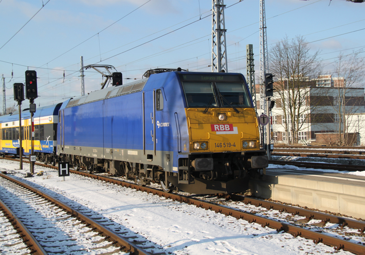 146 519-4+InterConnex 68904 von Warnemnde nach Leipzig Hbf bei der Einfahrt im Rostocker Hbf.01.02.2012