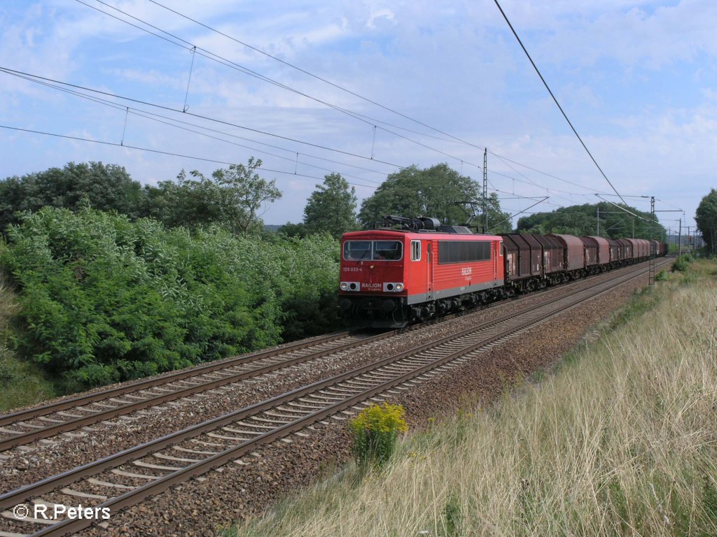 155 033-4 zieht bei Jacobsdorf(Mark) ein Coiltransportzug. 19.08.08