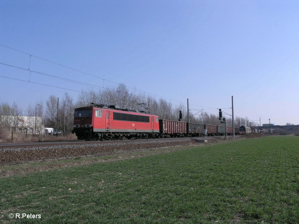 155 048-2 mit gemischten Gterzug bei Podelwitz. 29.03.11