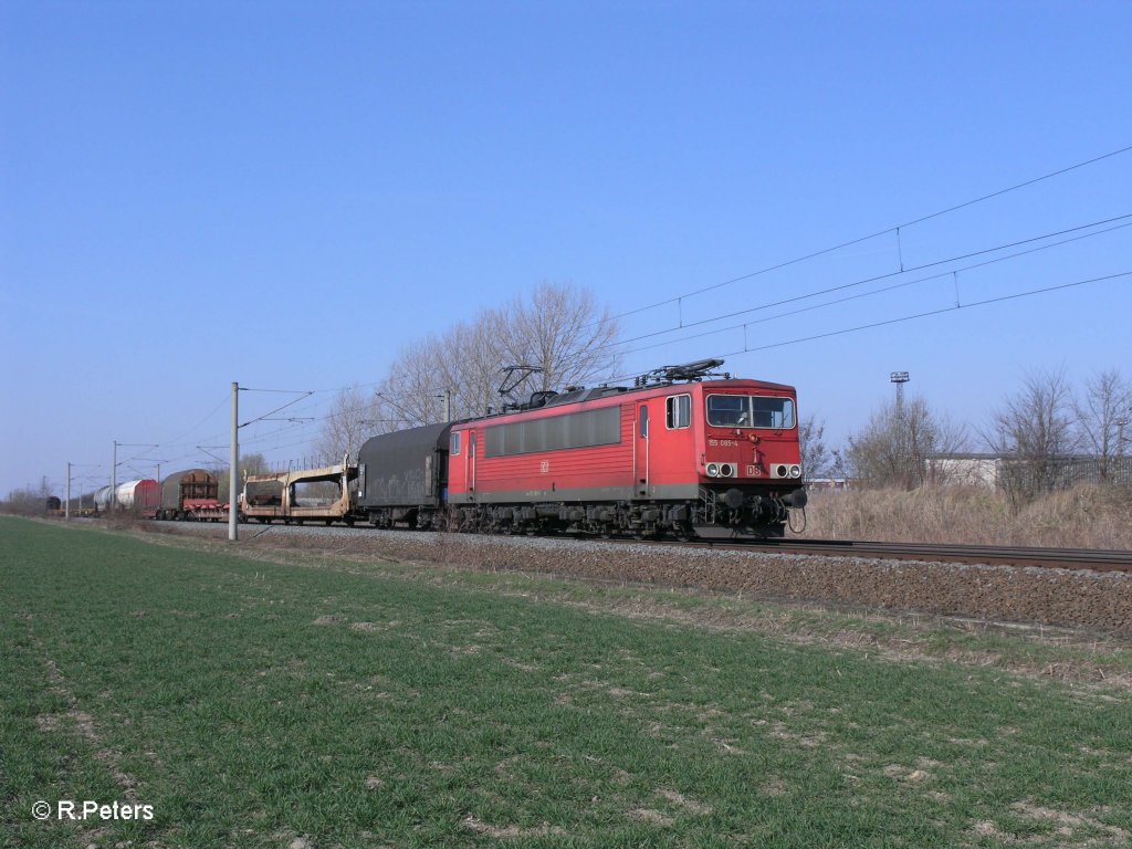 155 085-4 mit gemischten Gterzug bei Podelwitz. 29.03.11