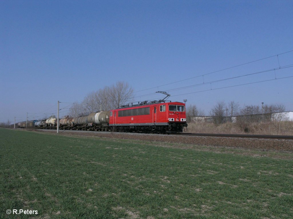 155 218-1 mit kurzer gemischter Gterzug bei Podelwitz. 29.03.11