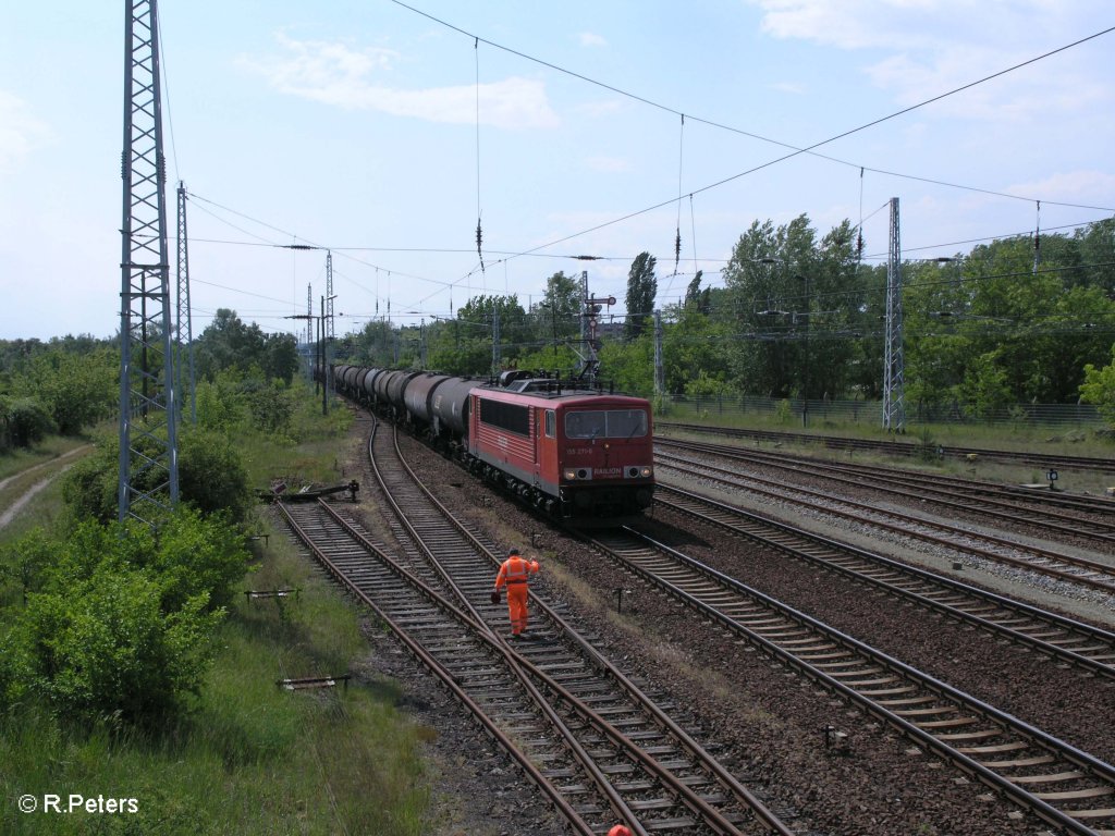 155 271-0 durchfhrt Eisenhttenstadt mit ein Kesselzug. 19.05.09