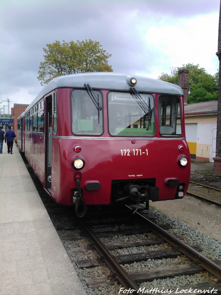 172 132-3 & 172 171-1 mit ziel Lauterbach Mole im Bahnhof Bergen auf R�gen am 11.5.13