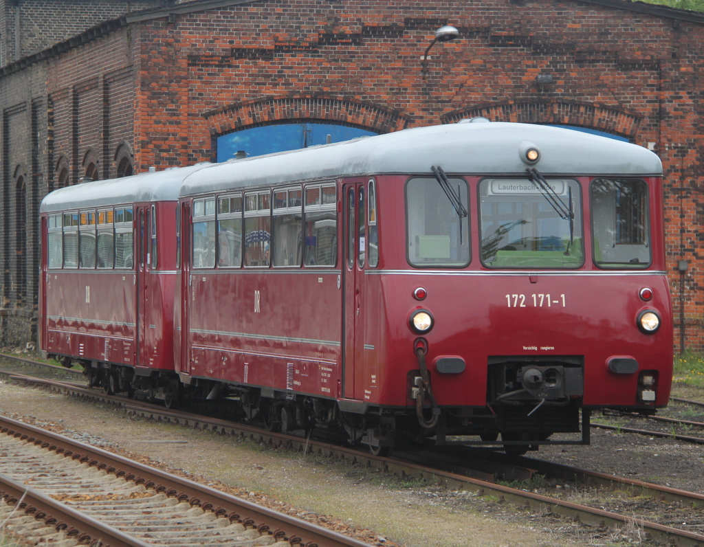 172 171-1+172 132-3 stand als PRE81263 von Bergen auf Rgen nach Lauterbach Mole noch in der Abstelltung.11.05.2013