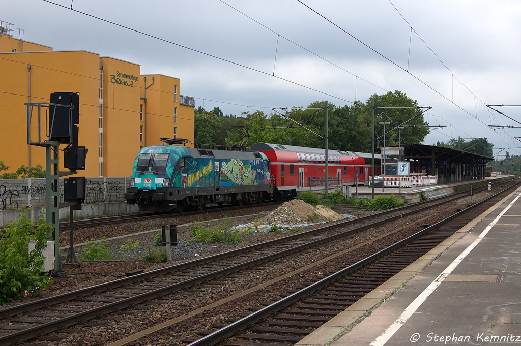 182 013-3  BUGA 2015 In der Havelregion  mit dem RE1 (RE 18179) von Brandenburg Hbf nach Frankfurt(Oder) bei der Ausfahrt in Berlin-Charlottenburg. 04.06.2013
